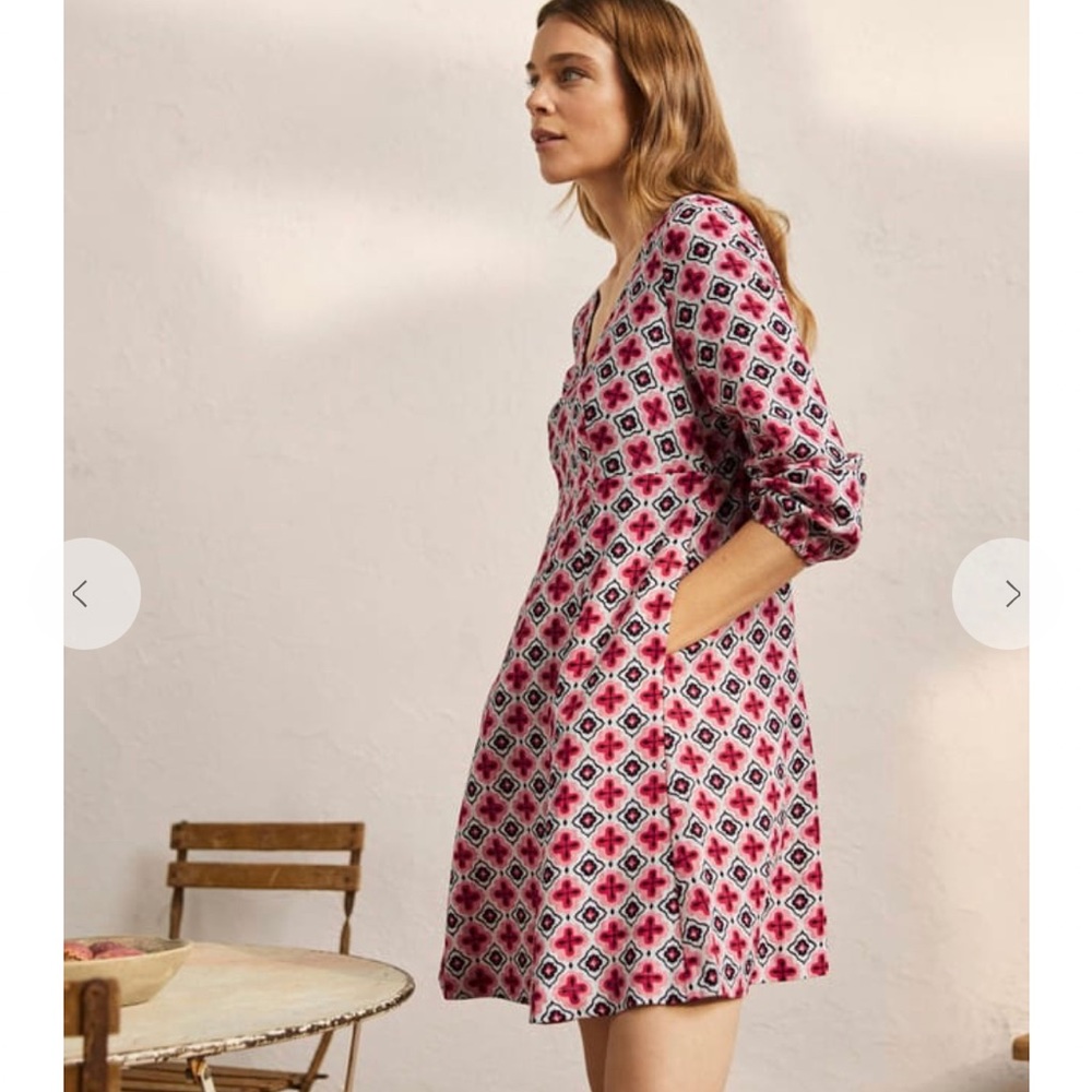 Boden V neck geometric flippy dress. Size 8L